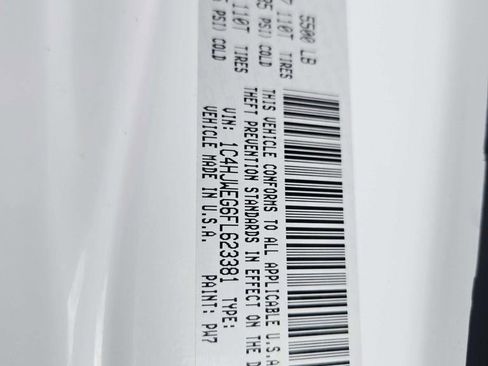 Used 2015 Jeep Wrangler Unlimited Sahara image 35