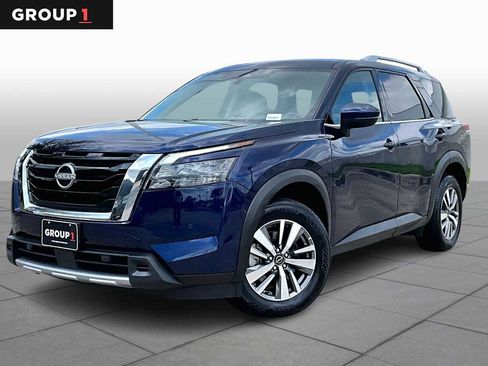 Used 2025 Nissan Pathfinder SL image 1