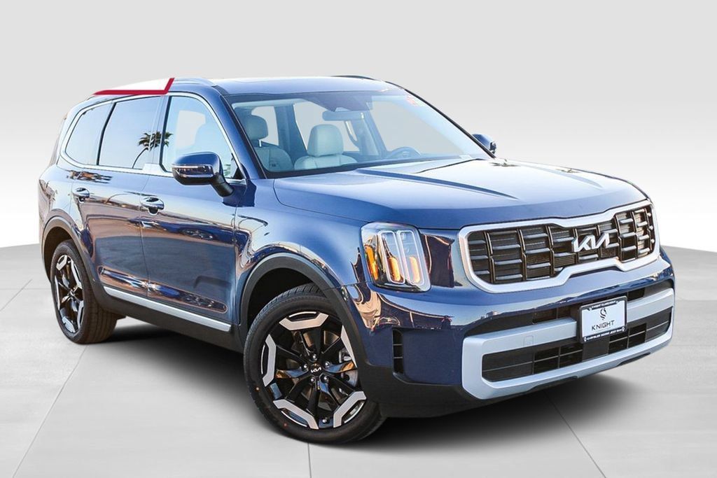 Used 2025 Kia Telluride S FWD image 2