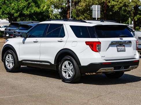 Used 2021 Ford Explorer XLT w/ Equipment Group 202A AWD/4WD image 2