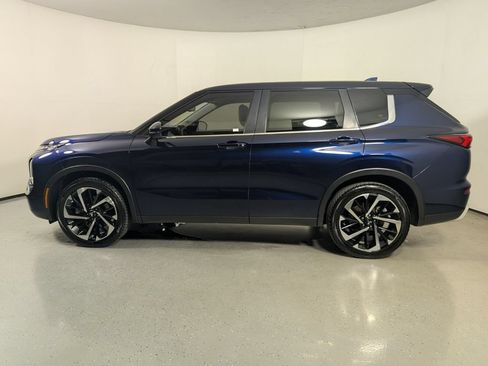 Used 2024 Mitsubishi Outlander SE FWD image 4