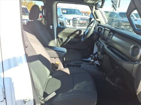 Used 2022 Jeep Wrangler Unlimited Sport image 24