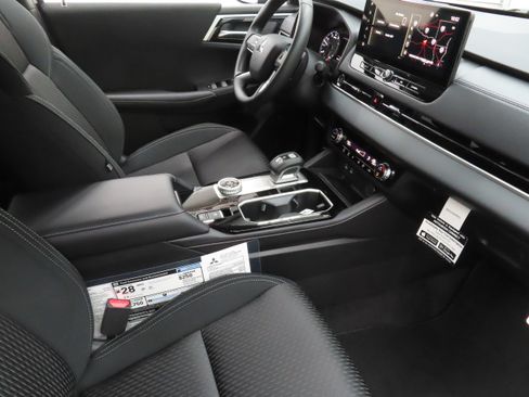 New 2026 Mitsubishi Outlander ES FWD image 25