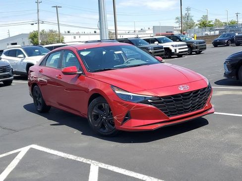 Used 2021 Hyundai Elantra SEL FWD image 32