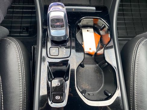 Used 2023 Volvo XC40 B5 Ultimate AWD/4WD image 15
