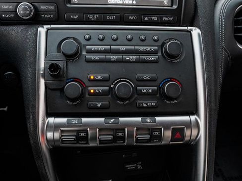 Used 2009 Nissan GT-R Premium image 13