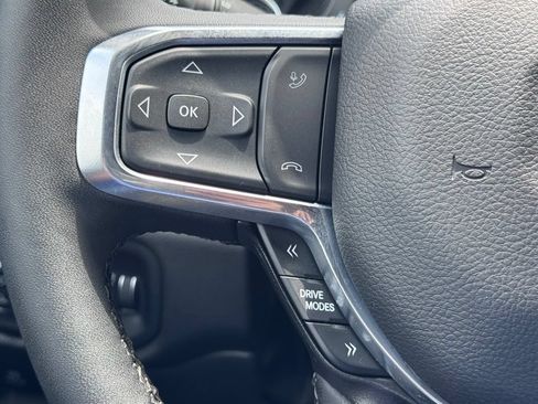 Used 2025 RAM 1500 Laramie AWD/4WD image 9