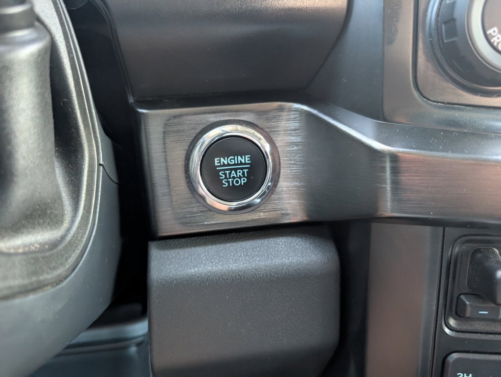 Used 2024 Ford F350 Lariat w/ Lariat Ultimate Package AWD/4WD image 18