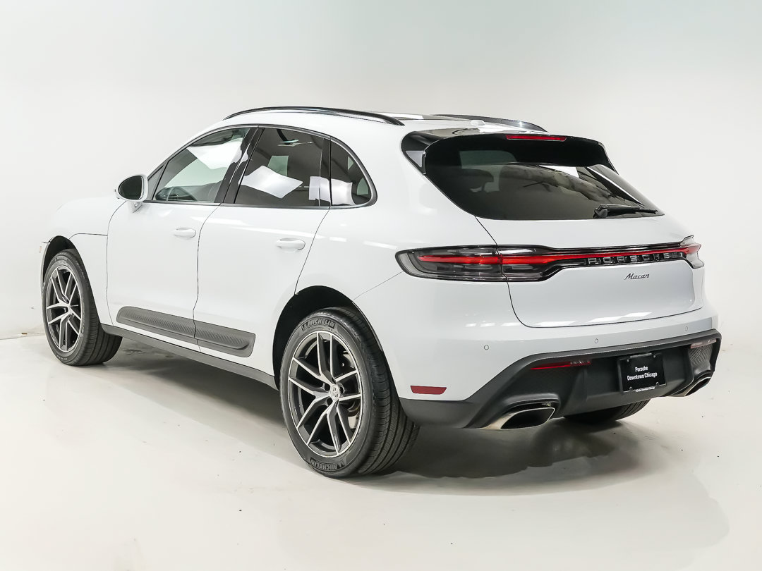 Certified 2024 Porsche Macan AWD/4WD image 3