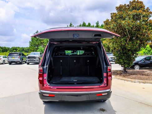 Used 2023 Jeep Wagoneer 4WD image 7