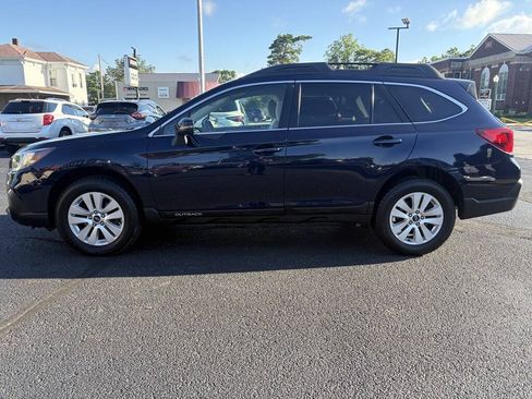 Used 2018 Subaru Outback 2.5i Premium AWD/4WD image 2