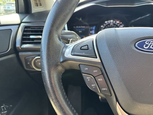 Used 2017 Ford Fusion Titanium FWD image 10