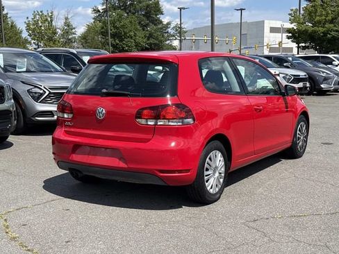 Used 2011 Volkswagen Golf 2-Door FWD image 2