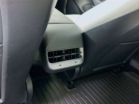 Used 2022 Tesla Model 3 Long Range image 28