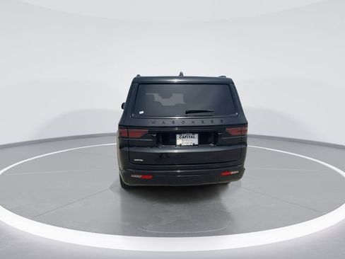 Used 2023 Jeep Wagoneer Series II AWD/4WD image 5