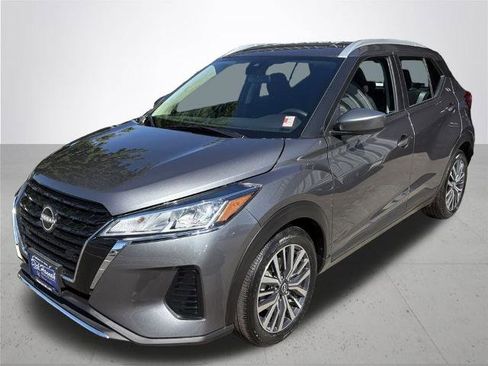 Certified 2024 Nissan Kicks SV image 2