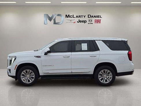 Used 2025 GMC Yukon Denali AWD/4WD image 3