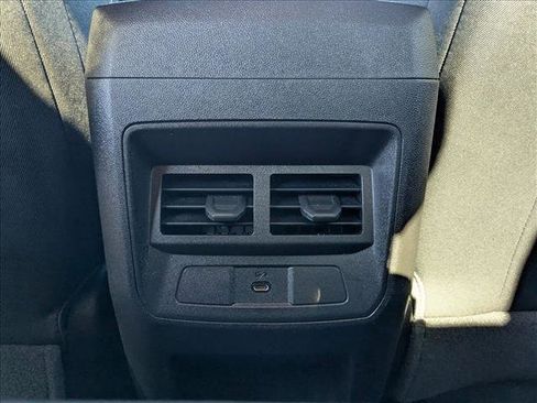 Used 2023 Chevrolet Colorado LT image 15