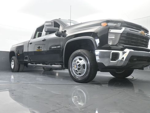 Used 2024 Chevrolet Silverado 3500 LT image 67