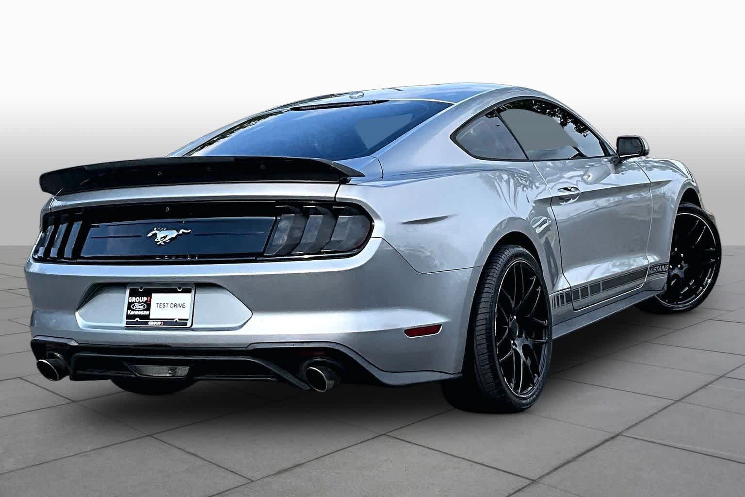 Used 2020 Ford Mustang Coupe RWD image 13