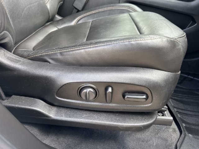 Used 2021 Chevrolet Traverse RS FWD image 14