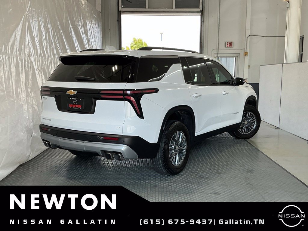 Used 2024 Chevrolet Traverse LT FWD image 29