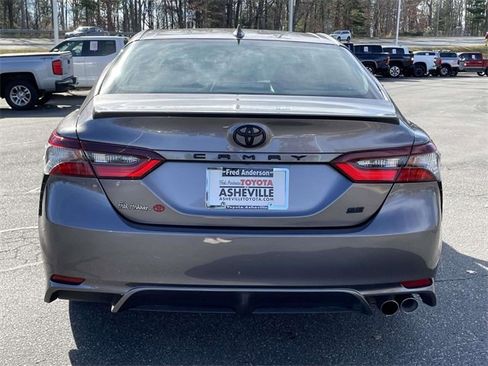 Used 2024 Toyota Camry SE image 4