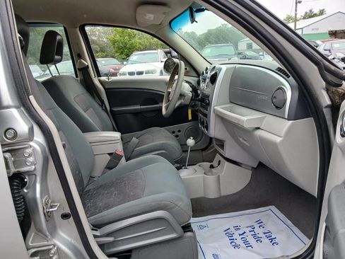 Used 2009 Chrysler PT Cruiser image 12