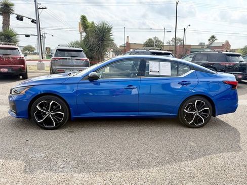 Certified 2025 Nissan Altima 2.5 SR image 4