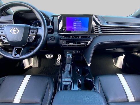 Used 2025 Toyota Camry SE w/ Convenience Package FWD image 15
