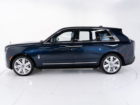 New 2026 Rolls-Royce Cullinan AWD/4WD image 2