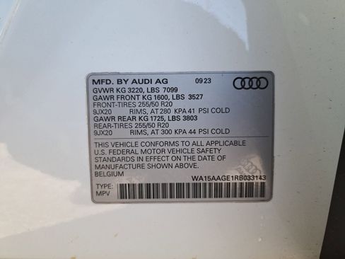 Used 2024 Audi Q8 e-tron Premium Plus w/ Premium Plus Package image 11