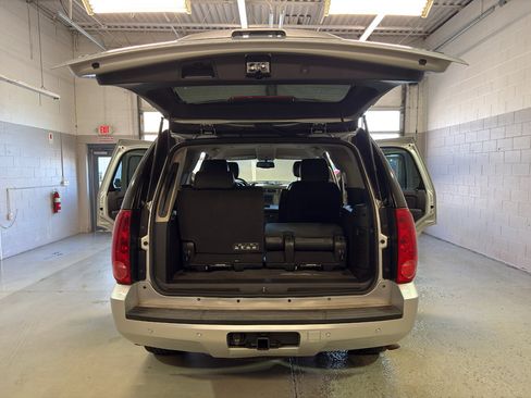 Used 2012 GMC Yukon SLT w/ SLT-2 Equipment Package AWD/4WD image 11