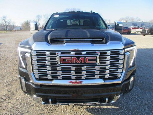 New 2026 GMC Sierra 3500 Denali w/ Denali Reserve Package AWD/4WD image 14