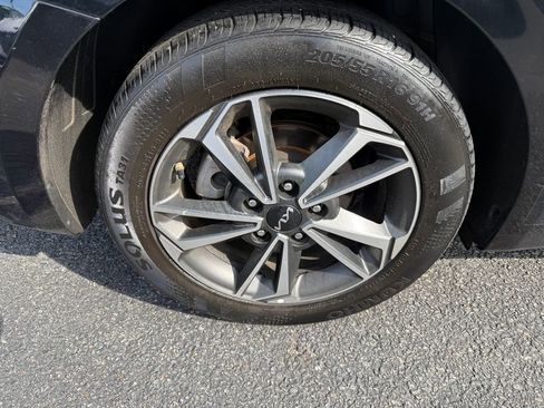 Used 2023 Kia Forte LXS FWD image 24