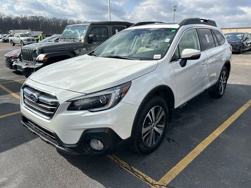 Used 2018 Subaru Outback 2.5i Limited image 2