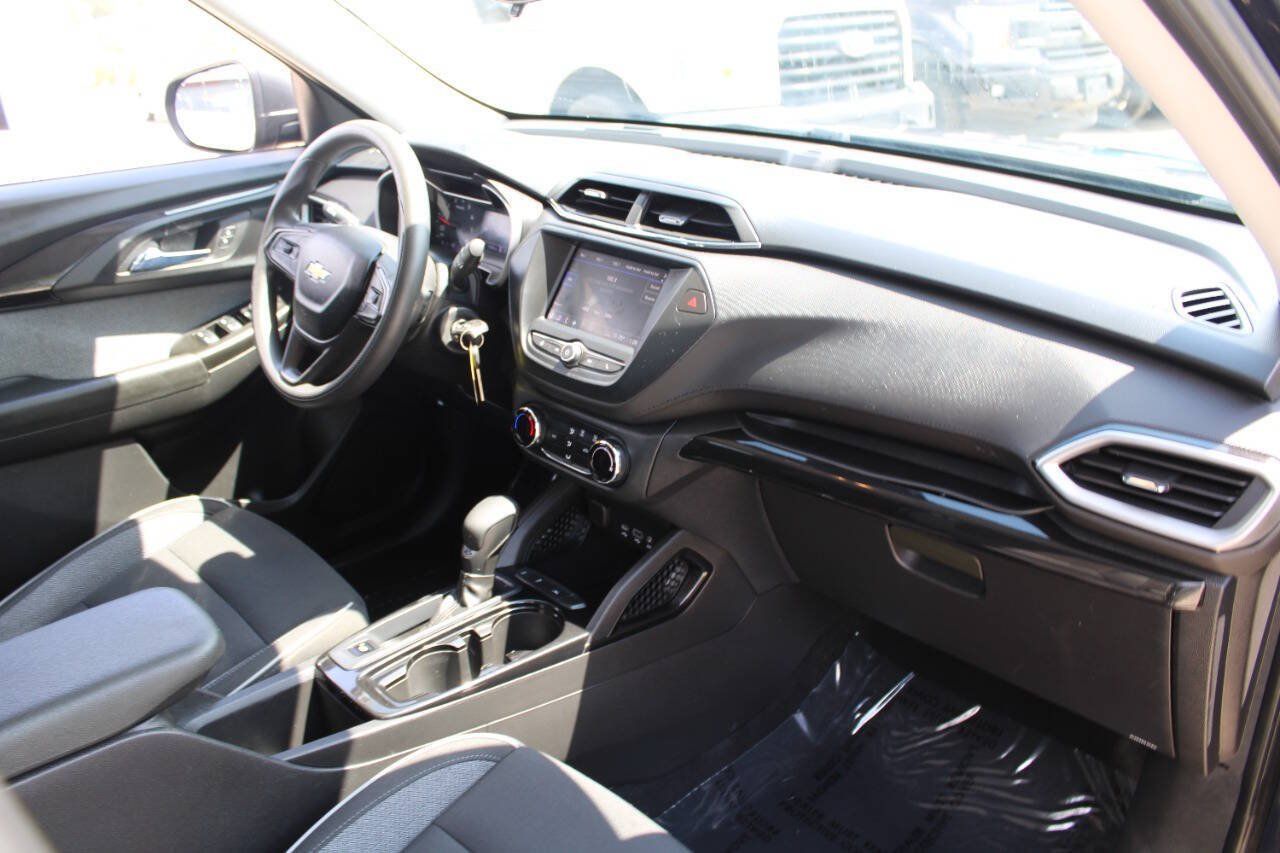 Used 2021 Chevrolet TrailBlazer LS FWD image 13