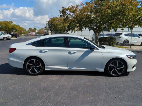 Used 2022 Honda Accord Sport image 3