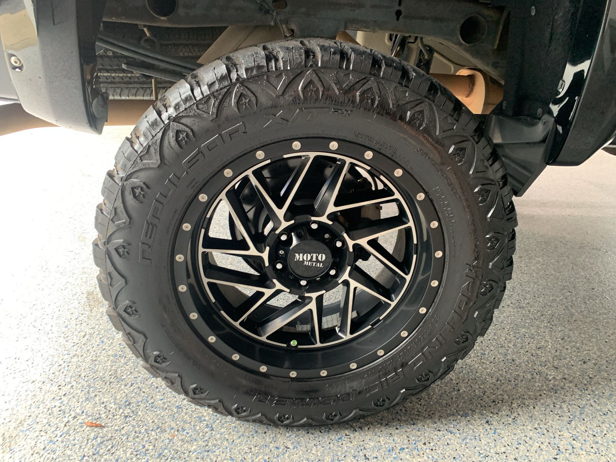 Used 2018 Chevrolet Silverado 1500 LT AWD/4WD image 30