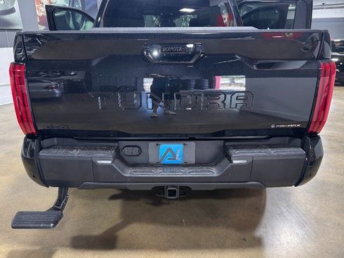 Used 2025 Toyota Tundra Limited AWD/4WD image 9