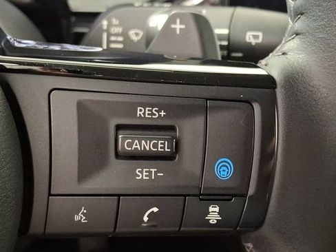Used 2024 Nissan Pathfinder SL AWD/4WD image 22