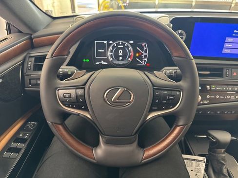New 2025 Lexus ES 350 Ultra Luxury image 19