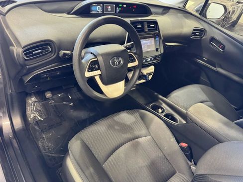 Used 2017 Toyota Prius Two w/ Preferred Accessory Package FWD image 10