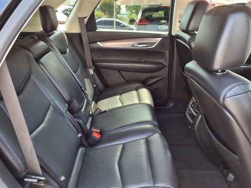 Used 2019 Cadillac XT5 Luxury image 25