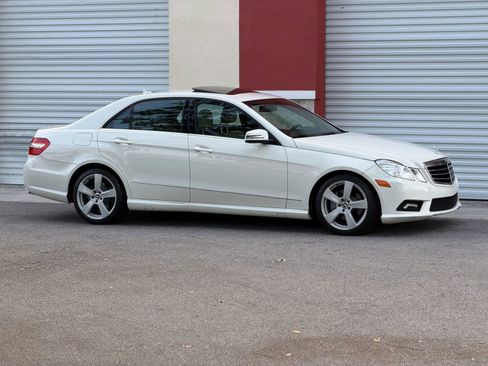 Used 2011 Mercedes-Benz E 350 Sedan image 4