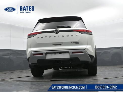 Used 2023 Nissan Pathfinder Platinum AWD/4WD image 43