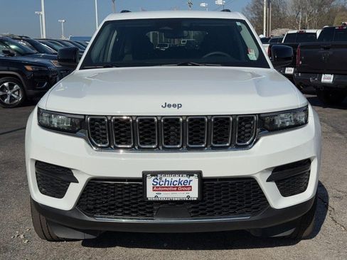 Used 2023 Jeep Grand Cherokee Laredo image 10