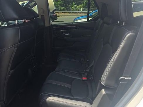 Used 2025 Honda Pilot EX-L image 13