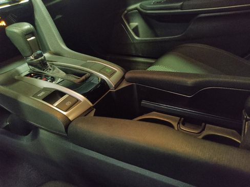 Used 2017 Honda Civic EX image 26