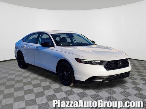 Certified 2025 Honda Accord SE image 1